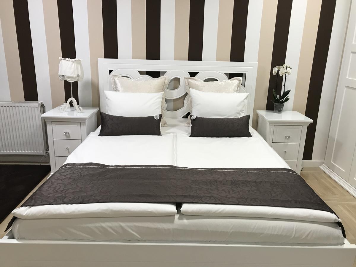 Lux New White Apartment Новий Сад Екстер'єр фото