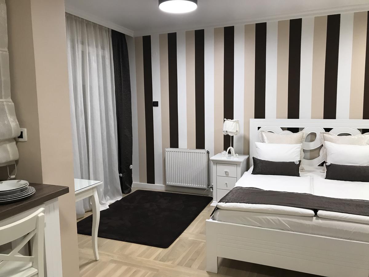 Lux New White Apartment Новий Сад Екстер'єр фото